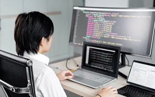 句容 ,php声明和调用变量的符号是什么？
